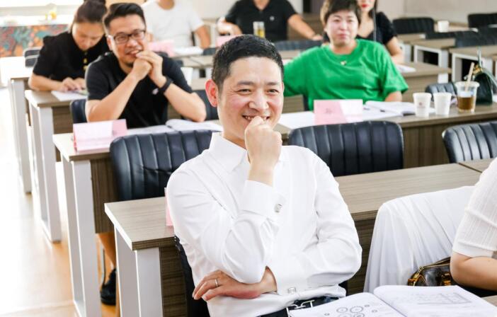 清華大學高管培訓班上課照片