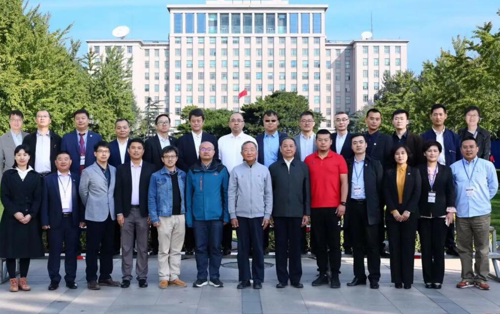 清華大學(xué)管理研修班同學(xué)合影